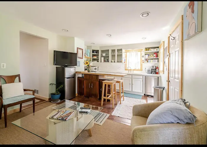 2 Bedroom Garden Apt Pets Welcome