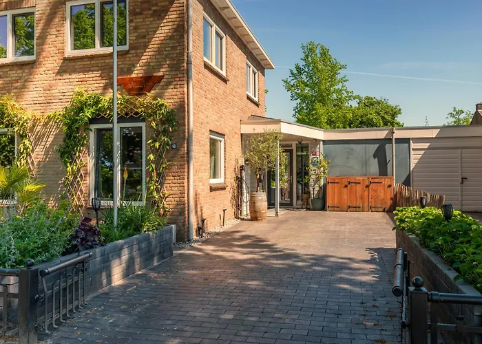 Cozy House - fietsverhuur, eigen keuken en badkamer