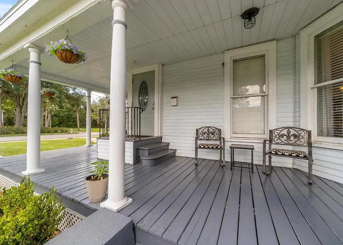 Martin House | Historic Suite With Pool Downtown