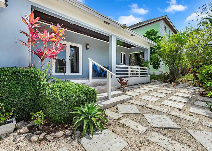 5Min Walk From Love Beach A Spacious Home In Nassau
