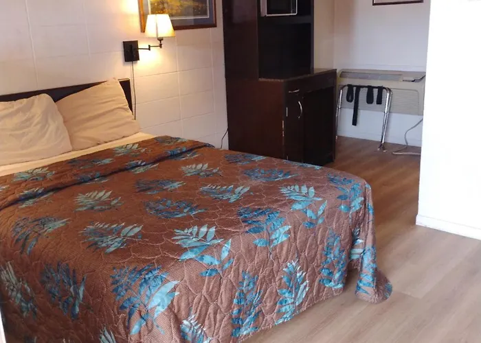 Lazy U Motel