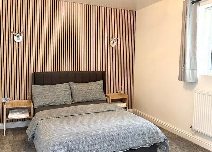 Cozy Getaway In Heart Of Warwick