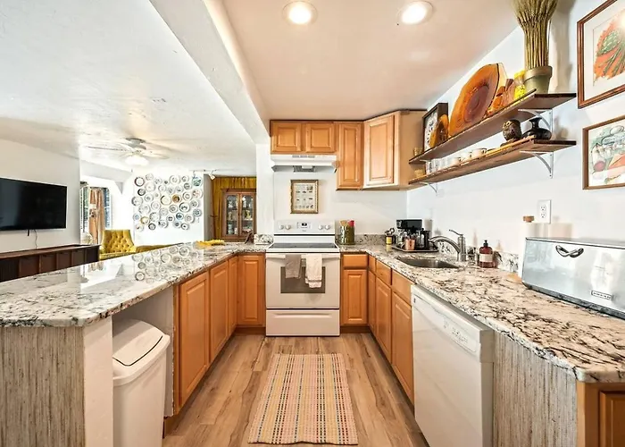 Chickadee Suite At Side Street Cashmere