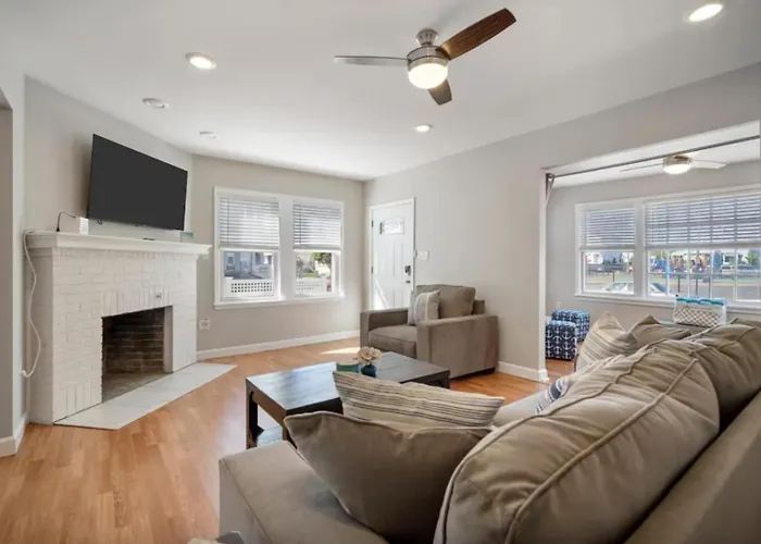 Salt Life Retreat Unit A-2Br/2Ba, Heart Of Margate