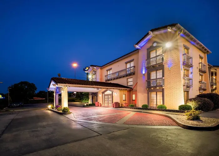 Days Inn By Wyndham Birmingham/West
