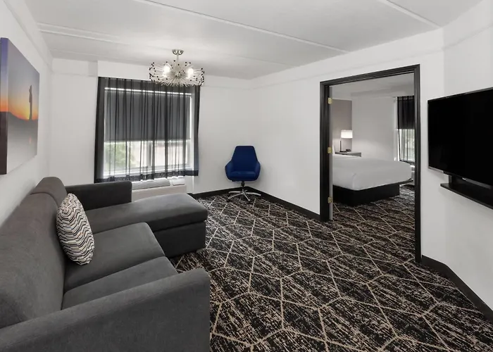 La Quinta Inn & Suites By Wyndham Houston Bush Iah South