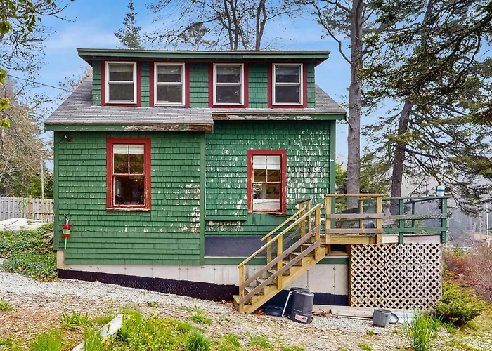 Bayfront Cottage With Fantastic Views & Minutes To Downtown - Dog-Friendly