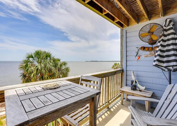 Beach & Pool Access At Condo On Cedar Key!