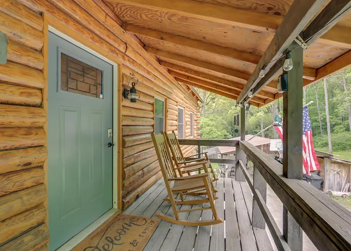 Hot Tub, Fire Pit: Waynesville Getaway Near Hiking
