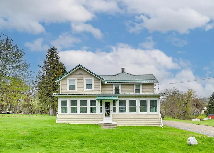 Walk To Beach! Sodus Point Escape W/ Private Yard