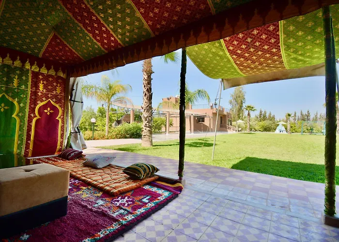 Ferme De Vacances Avec Une Grande Villa A Marrakech