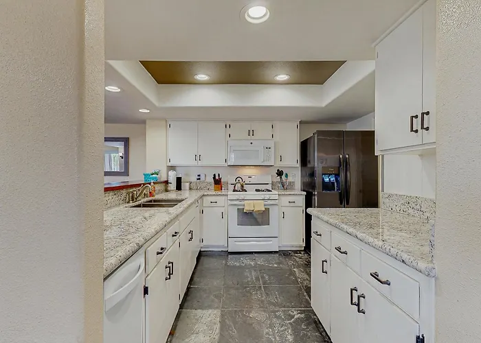 Great Balboa Penninsula Home II