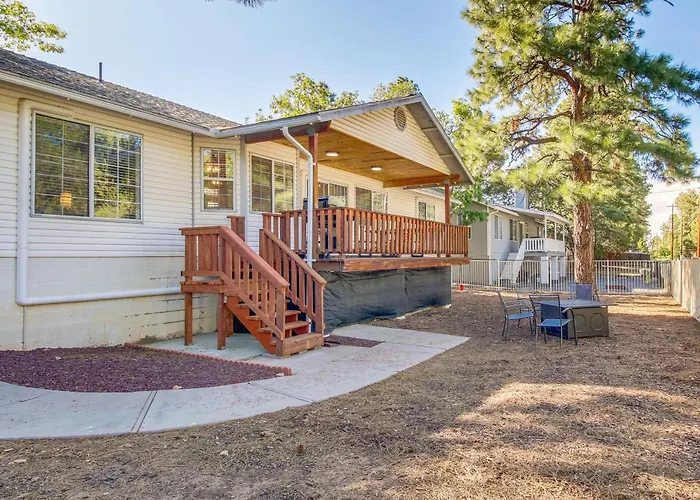 Walk To City Park: Family-Friendly Show Low Home