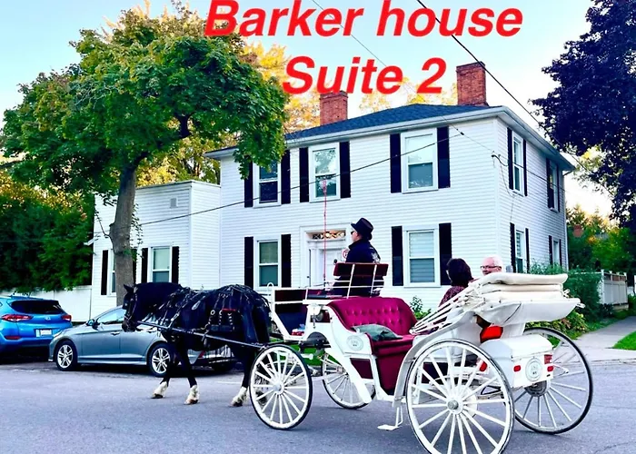 Barker House Suite 2,In The Heart Of Old-Town