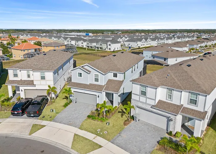 3787 Retreat 6Bd In Windsor Island Resort Location