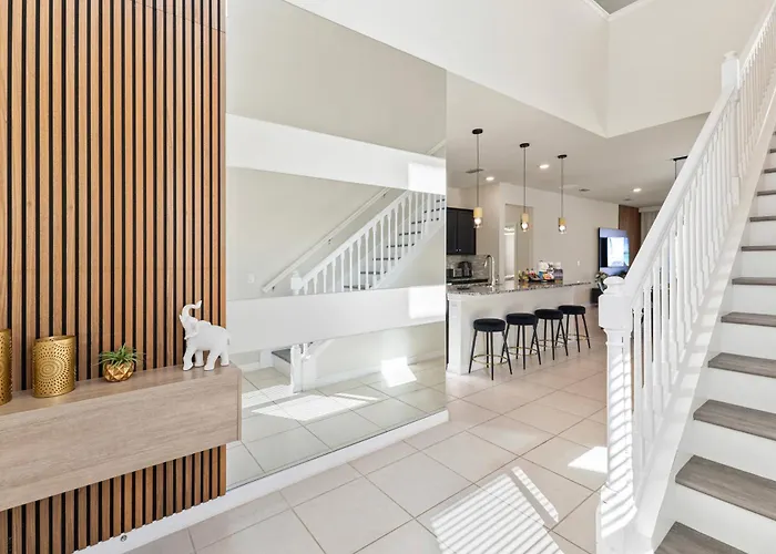 3787 Retreat 6Bd In Windsor Island Resort Location