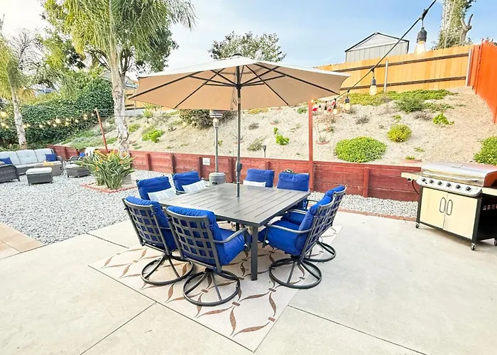 Oceanside Oasis - King Bed, Pet Friendly, Fire Pit