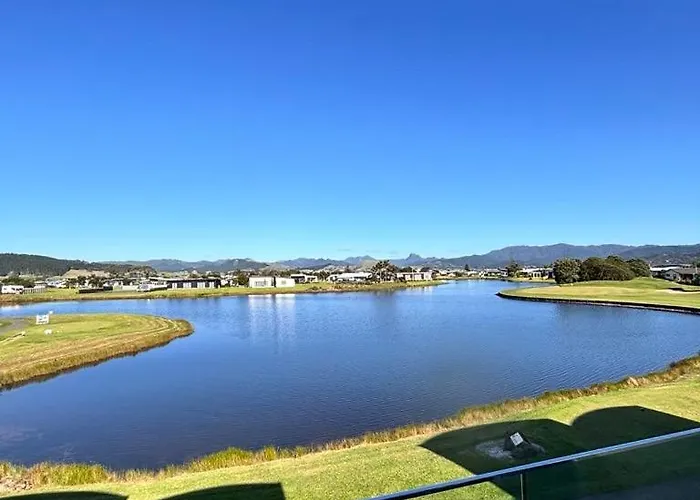 Charming Lakeview Golf Villa
