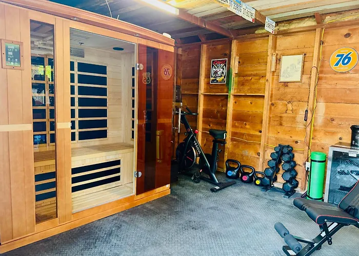 Bo'S 3Br Retreat • Hot Tub • Sauna • Den Suite