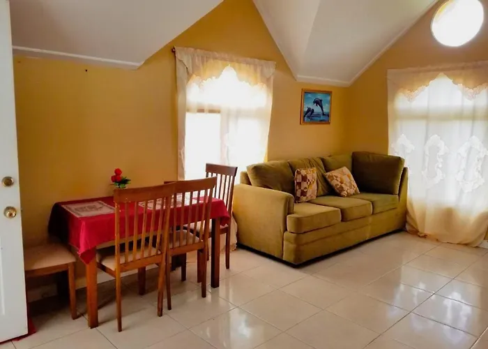 Candy'S Palace Apartments -Dominica'S Best Hilltop Haven