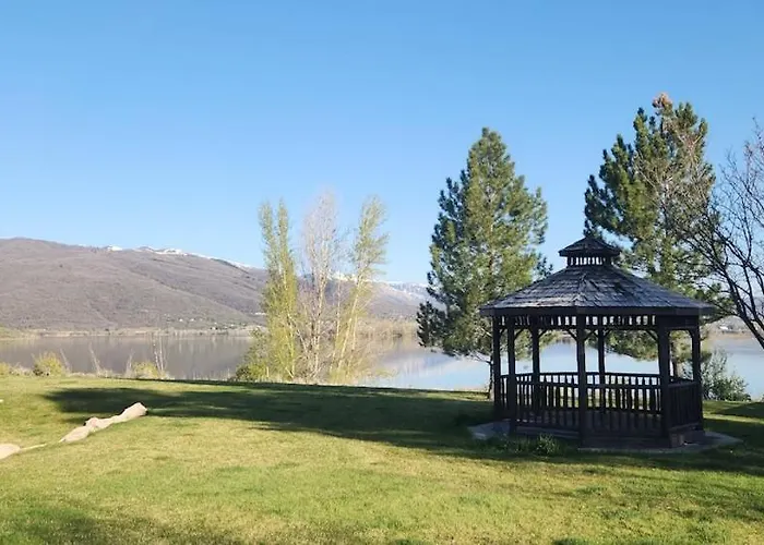 Mountain Chalet Near Snowbasin, 2Br