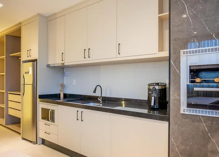 Elegance - Piscina Aquecida - Apartamento para 4 pessoas em Bombinhas