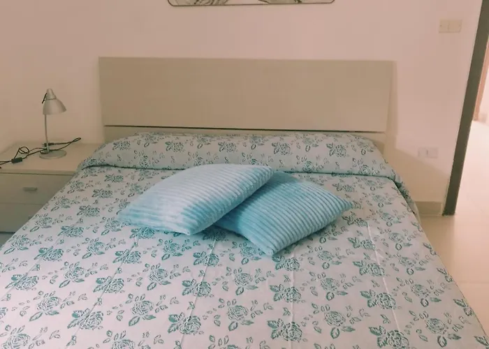 Appartamento Con Camera Matrimoniale E Divano Letto