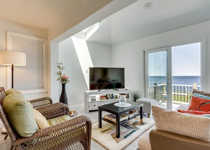 Oceanfront Cottage On Cape Cod Bay W/ Game Room