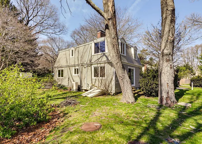 3 Mi To Cape Cod Bay: Marshfield Home W/ Balcony!