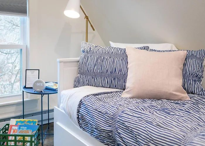 Charming Historic Upper | Walk To Downtown, Lakes