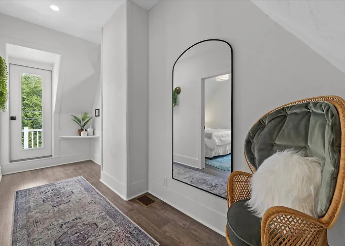 Stylish Home W/Fire Pit | Near Downtown & Weddings