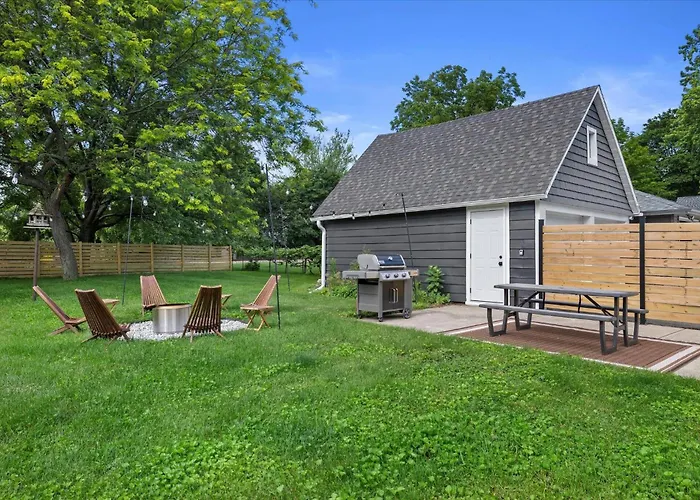 Stylish Home W/Fire Pit | Near Downtown & Weddings