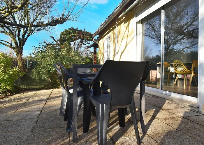 Decompression Assuree - Super Calme - Jacuzzi Chauffe A Remous - Jardin Et Terrasse - Clim - Salle De Jeux Avec Fresque Provencale - Grande Piscine Partagee Au Sel - Maison Spacieuse, Tout Equipee Et Joliment Decoree - Proche Des Commodites