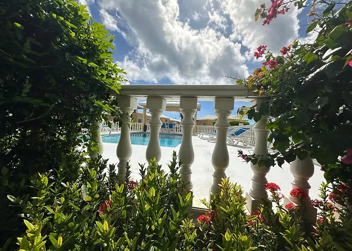 Deja-Blue Studio-Pool