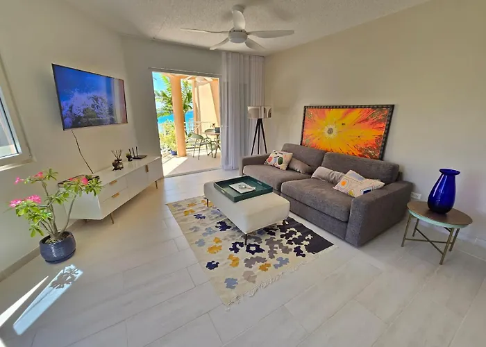 Specious 2 Bedroom In Pelican Key Near The Beach