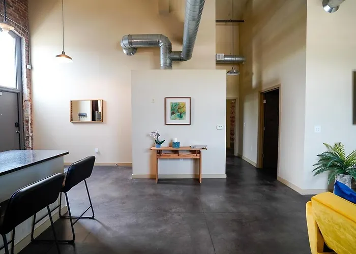 Industrial Escape 2Bd 2Bath