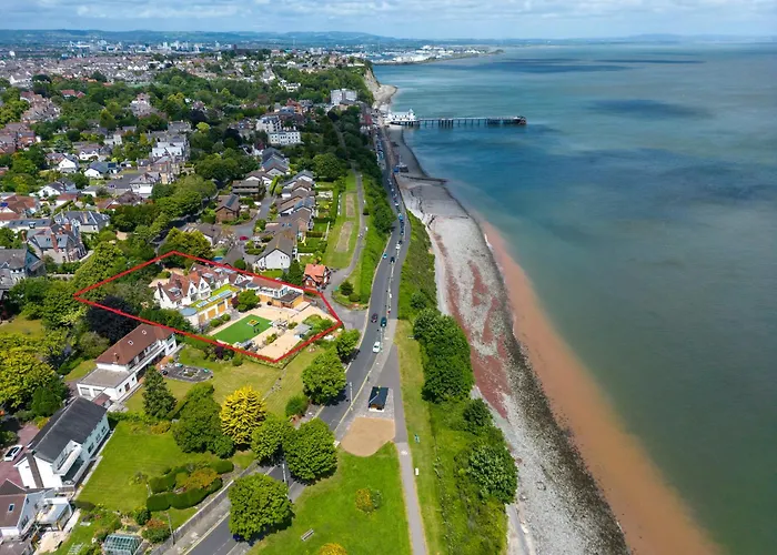 Holm House - Stylish Coastal Suites - Hedd Spa - Silures Bar & Restaurant