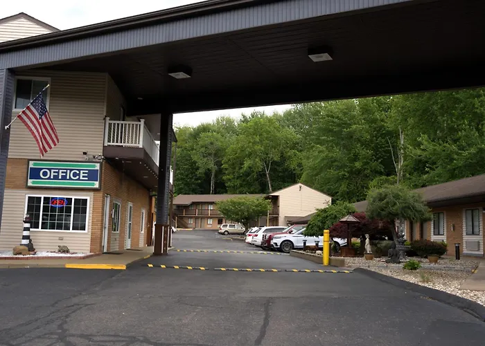 Carrier Motor Lodge
