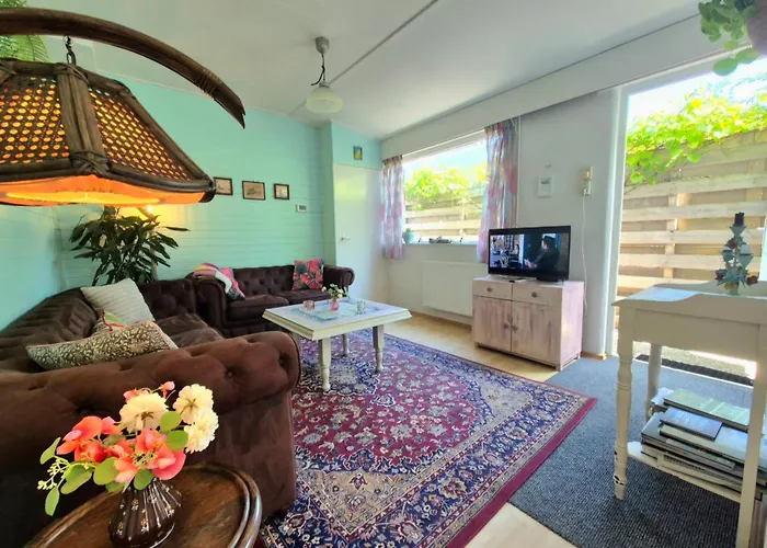 Bungalow Texel Near Beach And City Centre
