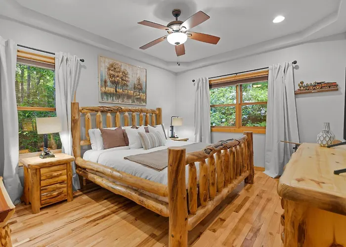 Luxury Cabin Hot Tub & Game Room Near Highlands