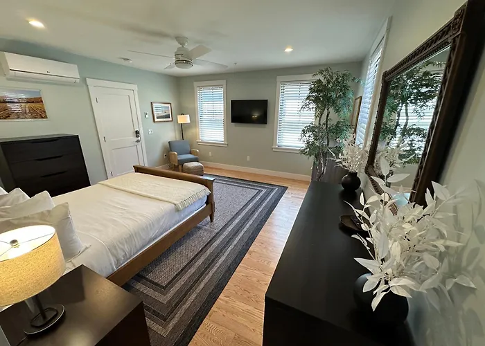 Epic Downtown Newport Location W Parking