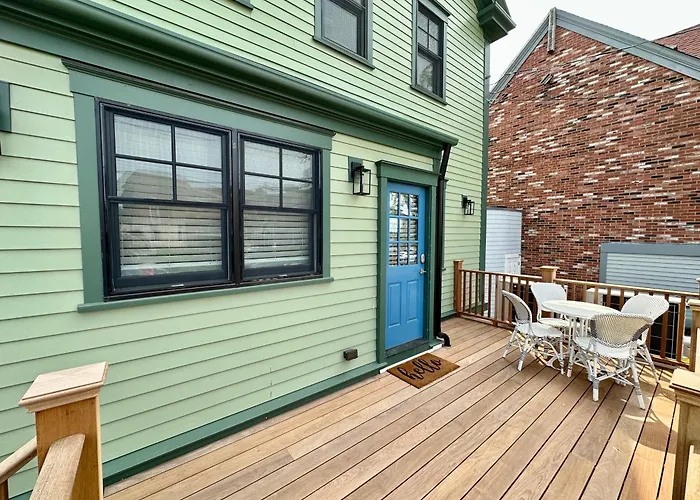 Epic Downtown Newport Location W Parking
