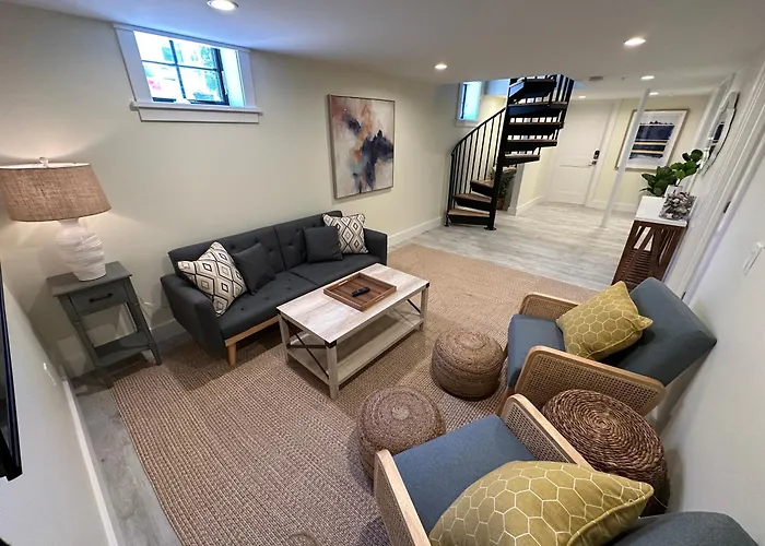 Epic Downtown Newport Location W Parking