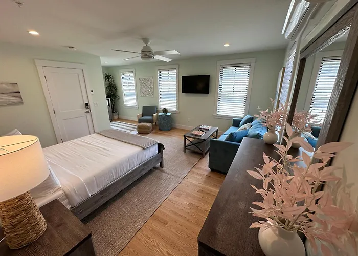 Epic Downtown Newport Location W Parking