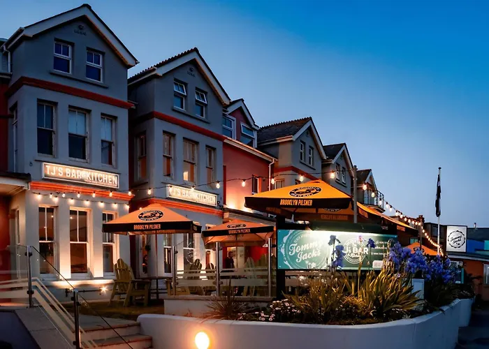 Tommy Jacks Beach Apartments