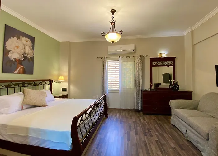 New Cairo 3Br Villa Garden & Prime Location By Best Of Bedz