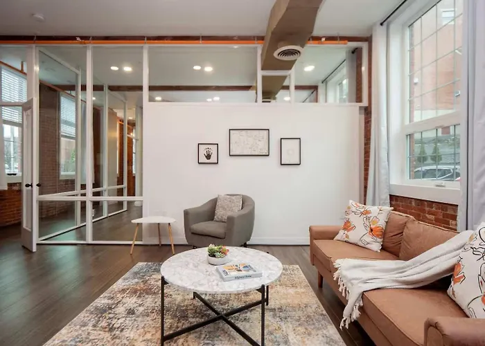 Jennifer'S Historic Loft Glass Bedroom