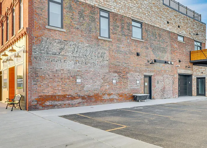 1 Block To Lake City Marina: Condo W/ Rooftop Deck