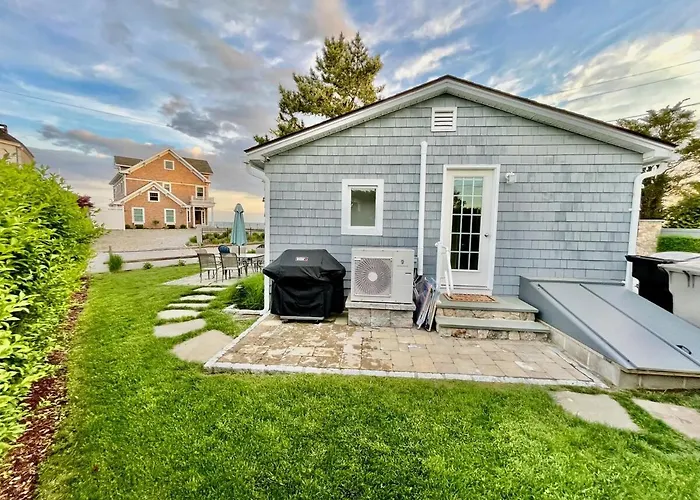 Charming Beach Cottage