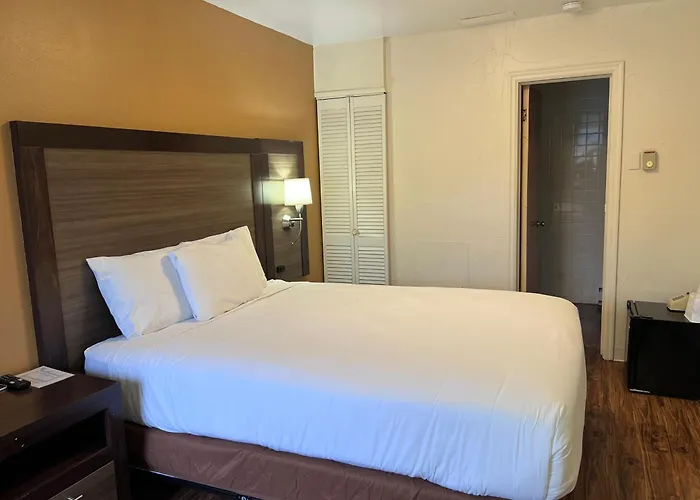 Sunrise Motor Inn
